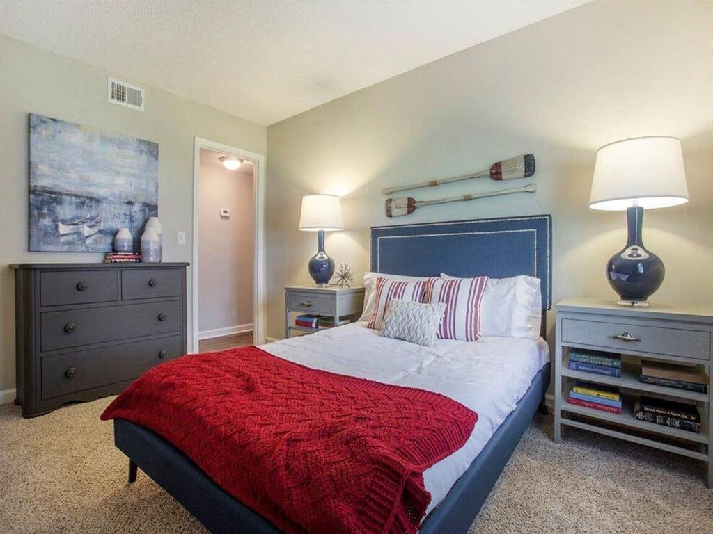 bedroom 
Towne West Manor features spacious two & three bedroom apartment homes